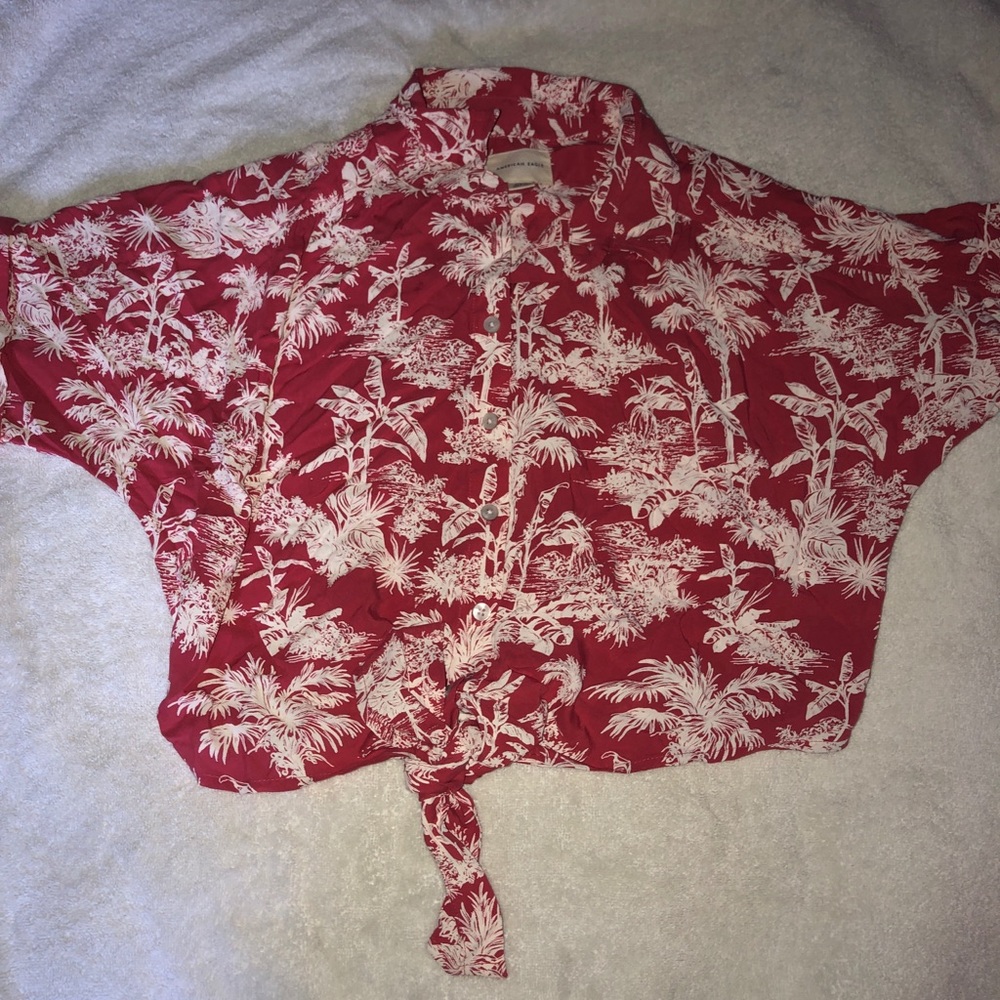 Super cute tie crop top